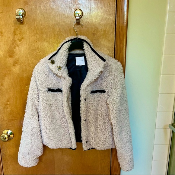 Thread & Supply Women’s Faux Fur Jacket - Picture 1 of 4